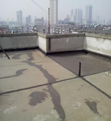 桐庐漏水维修 楼顶漏水是什么原因，楼顶漏水维修方法是什么?